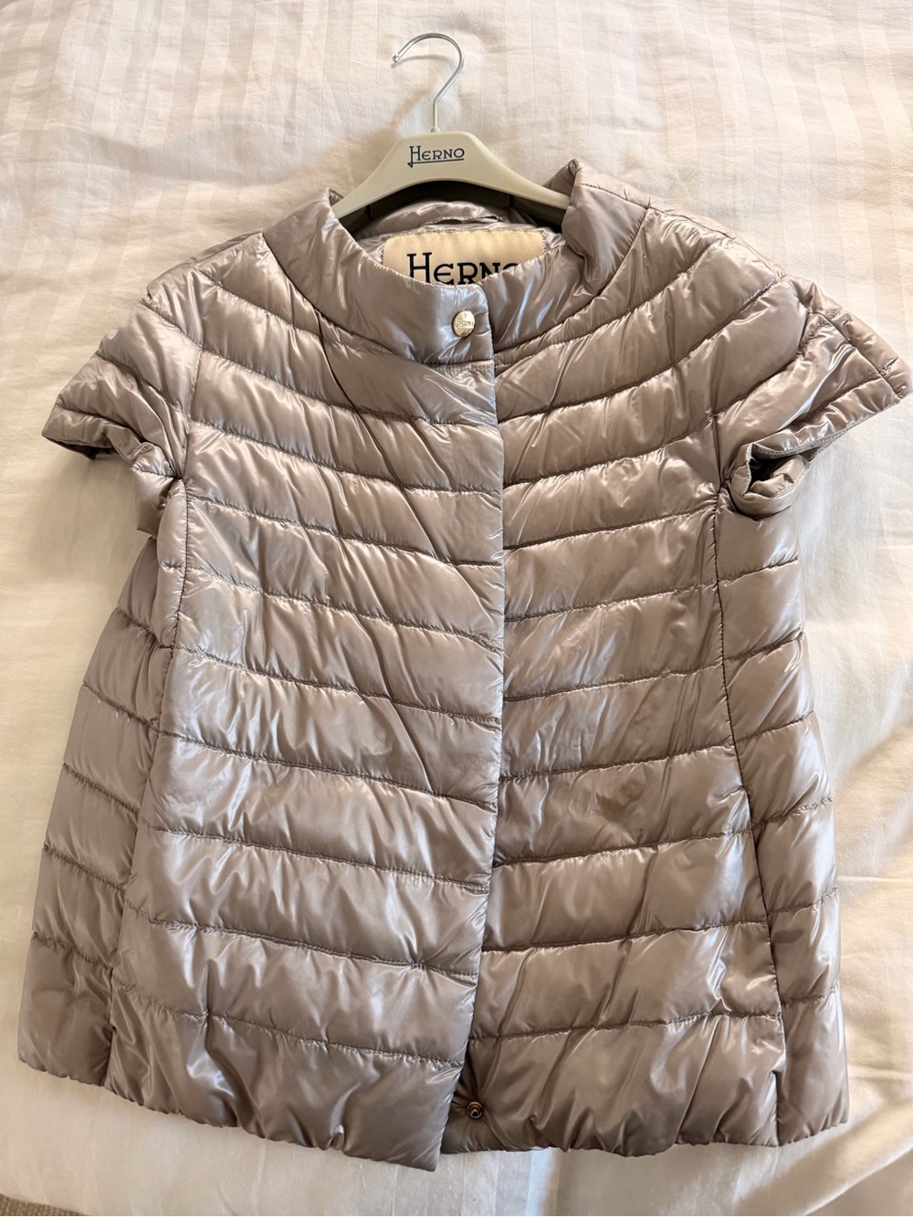 Herno Short-Sleeve Quilted Puffer Jacket - Beige